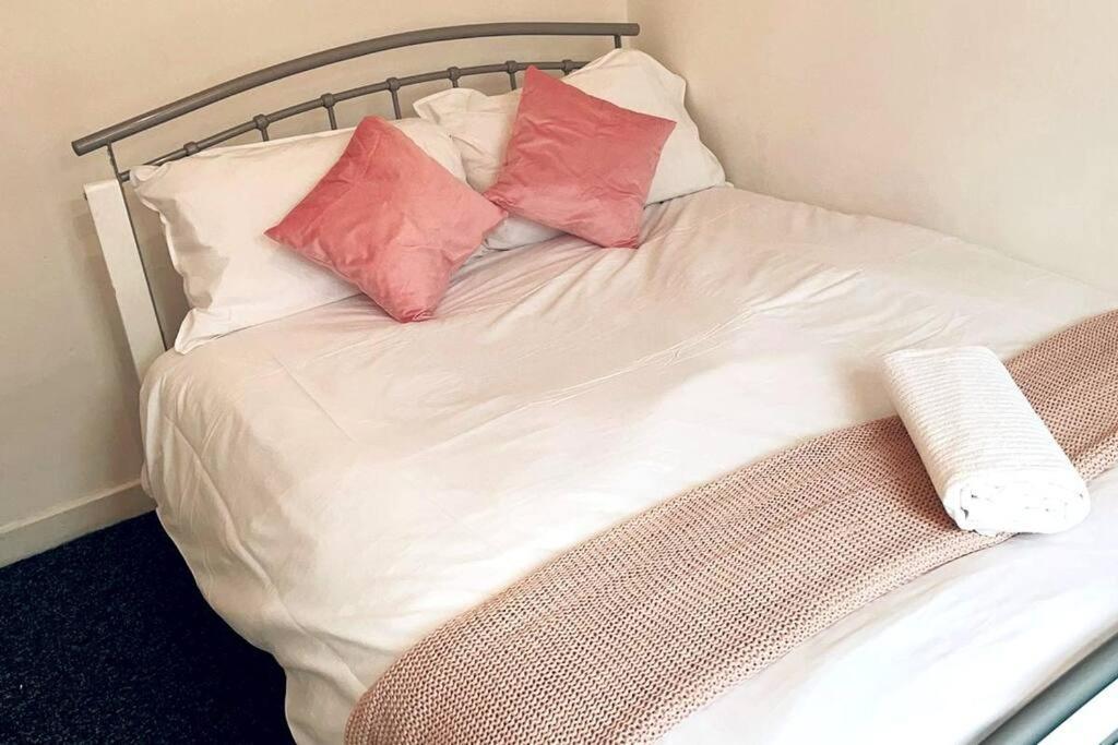 Comfortable Town House In Coventry City Centre Villa Exterior foto