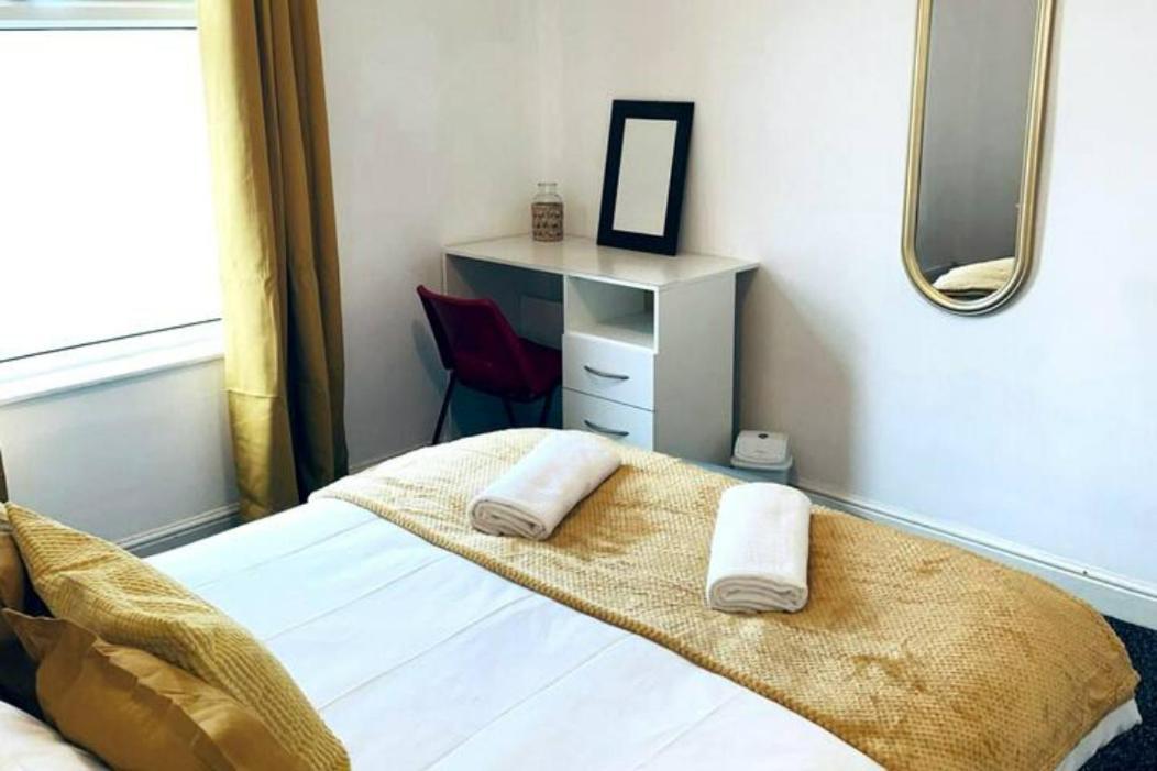 Comfortable Town House In Coventry City Centre Villa Exterior foto